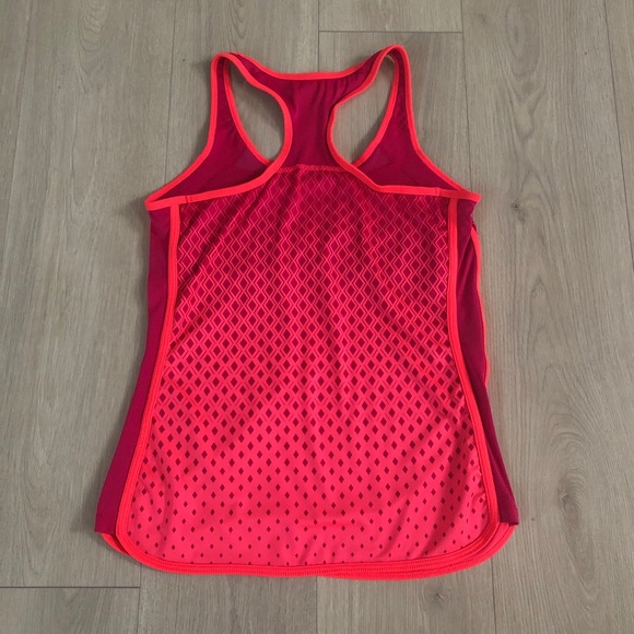 Nike Dri-fit tank - Picture 4 of 4